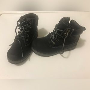 Winter toddler boots size 10